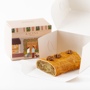 Штрудель яблучний з горіхами