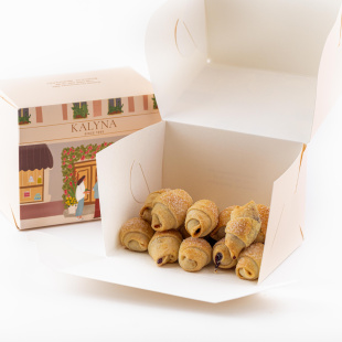 Набір фірмових вишневих рогаликів