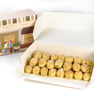 Набір фірмових вишневих рогаликів